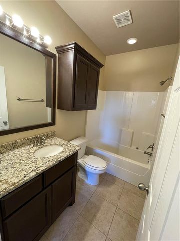 700 NE 20th Terrace, Newcastle, OK 73065