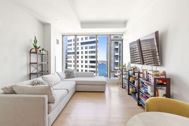 133 Seaport Blvd 1912, Boston, MA 02210