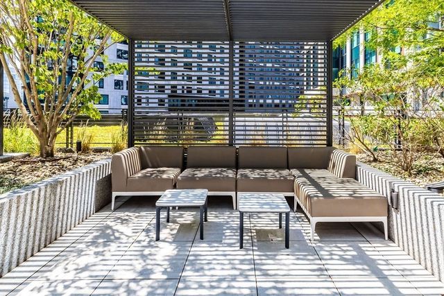 133 Seaport Blvd 1912, Boston, MA 02210