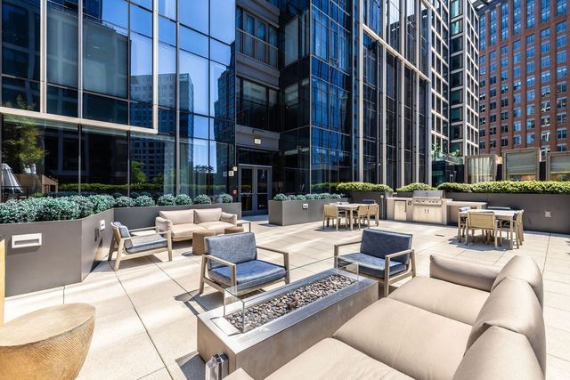 133 Seaport Blvd 1912, Boston, MA 02210