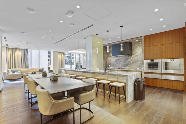 133 Seaport Blvd 1912, Boston, MA 02210