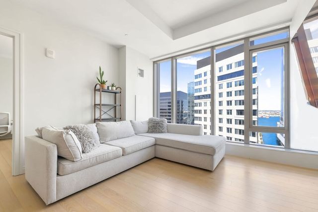 133 Seaport Blvd 1912, Boston, MA 02210