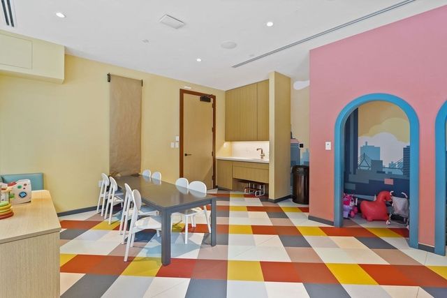 133 Seaport Blvd 1912, Boston, MA 02210