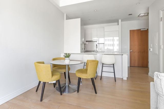 133 Seaport Blvd 1912, Boston, MA 02210