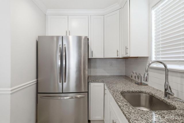 56 Thorne Lane, Old Bridge, NJ 07747