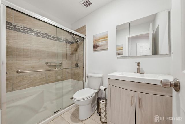 56 Thorne Lane, Old Bridge, NJ 07747