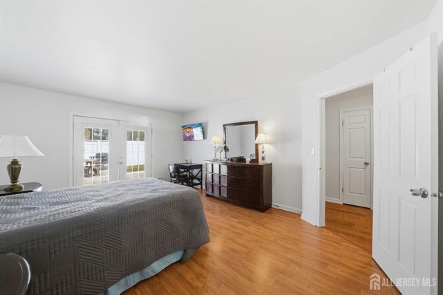 56 Thorne Lane, Old Bridge, NJ 07747