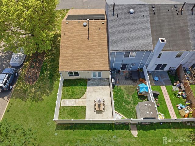 56 Thorne Lane, Old Bridge, NJ 07747