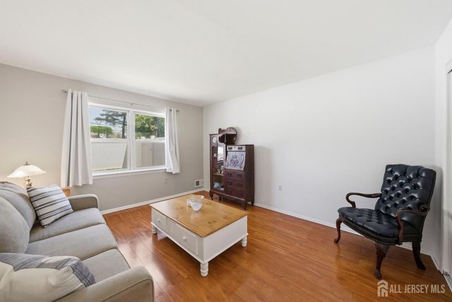 56 Thorne Lane, Old Bridge, NJ 07747