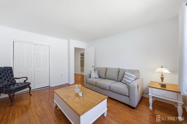 56 Thorne Lane, Old Bridge, NJ 07747