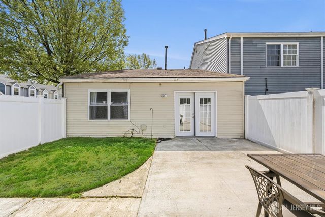 56 Thorne Lane, Old Bridge, NJ 07747