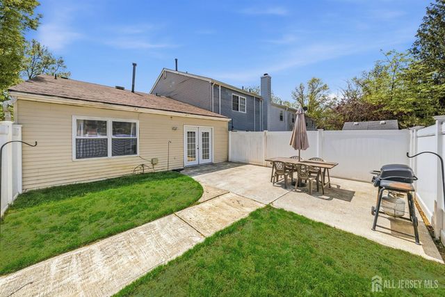 56 Thorne Lane, Old Bridge, NJ 07747