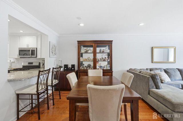 56 Thorne Lane, Old Bridge, NJ 07747