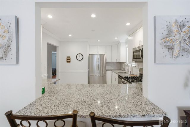 56 Thorne Lane, Old Bridge, NJ 07747