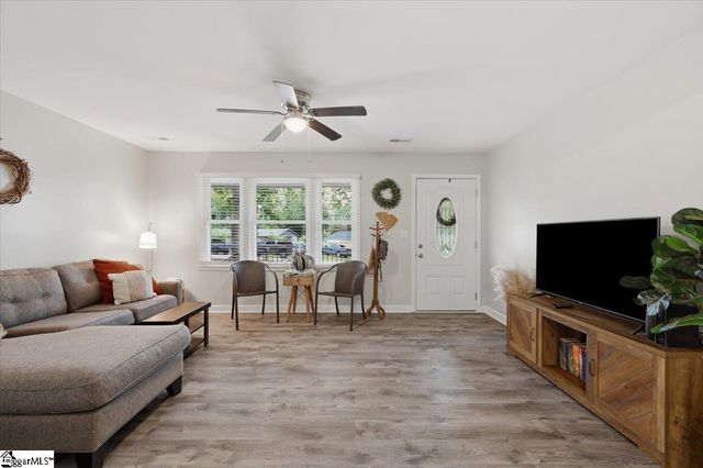 21 Blue Mountain Drive, Greenville, SC 29617