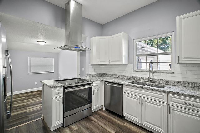 105 W STEVENS AVENUE, Eustis, FL 32726