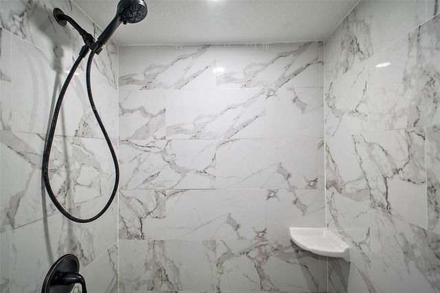 105 W STEVENS AVENUE, Eustis, FL 32726