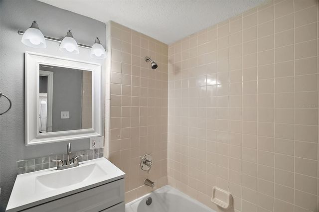 105 W STEVENS AVENUE, Eustis, FL 32726