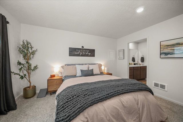 1808 E Boskoop St, Deer Park, WA 99006