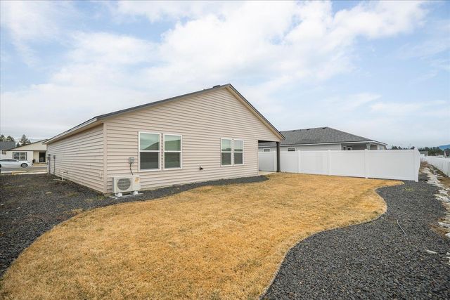 1808 E Boskoop St, Deer Park, WA 99006