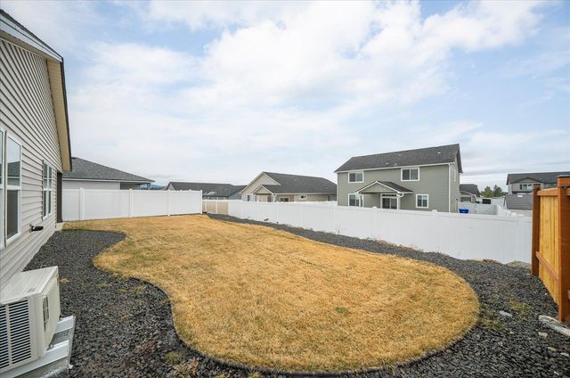 1808 E Boskoop St, Deer Park, WA 99006