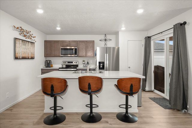 1808 E Boskoop St, Deer Park, WA 99006
