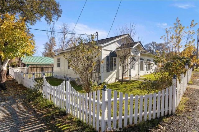 110 S Russell, Lakeport, CA 95453