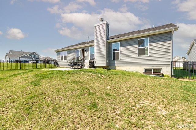 1588 Misty River Drive, St Paul, MO 63366