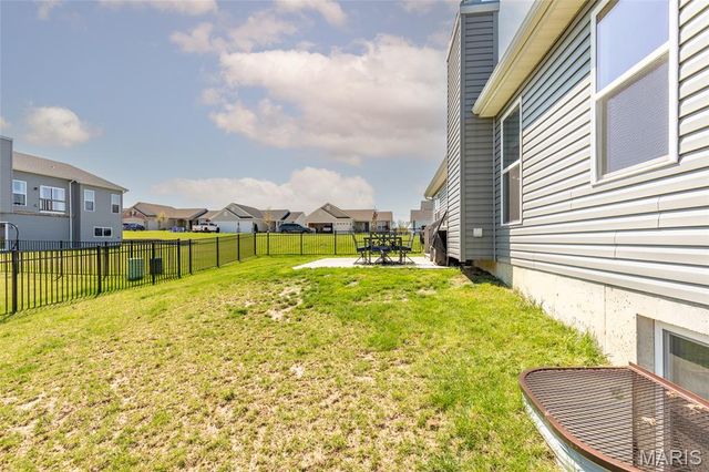 1588 Misty River Drive, St Paul, MO 63366