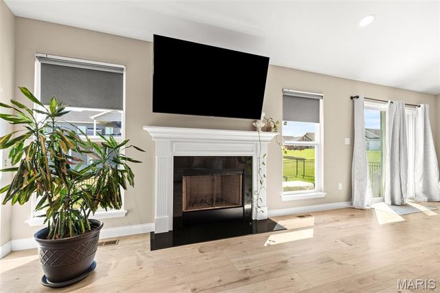 1588 Misty River Drive, St Paul, MO 63366