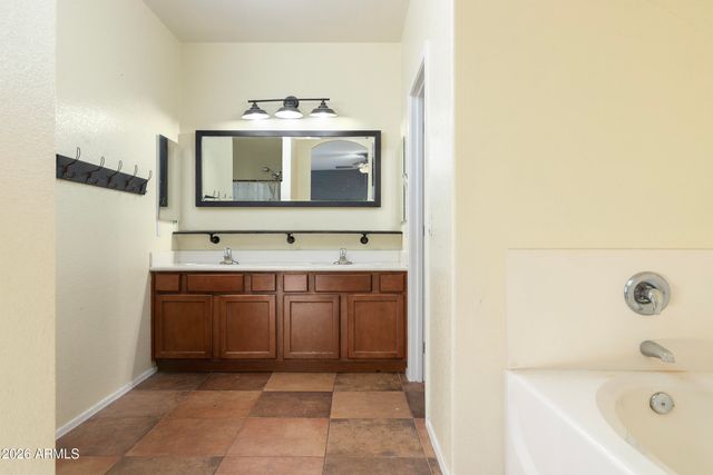 1053 E HARVEST Road, San Tan Valley, AZ 85140