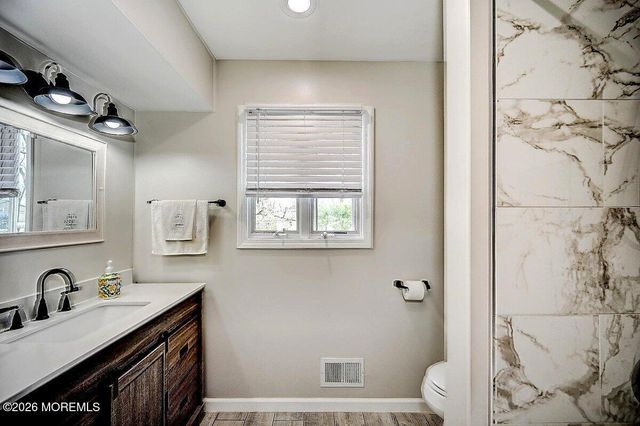 6 Meadowbrook Drive, Howell, NJ 07731