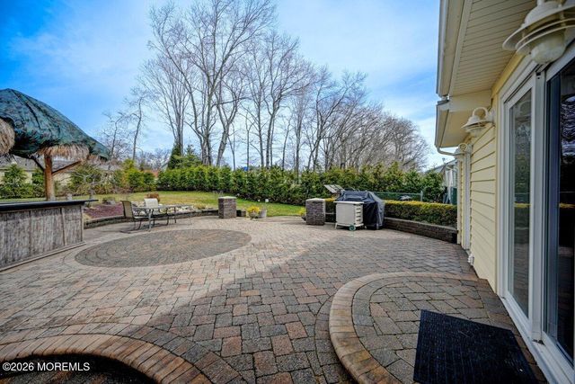 6 Meadowbrook Drive, Howell, NJ 07731