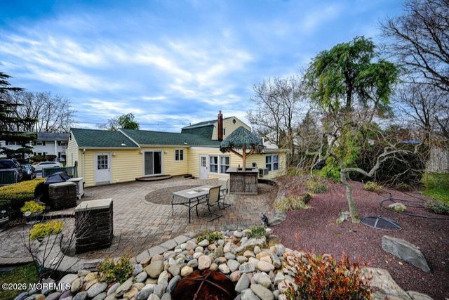 6 Meadowbrook Drive, Howell, NJ 07731