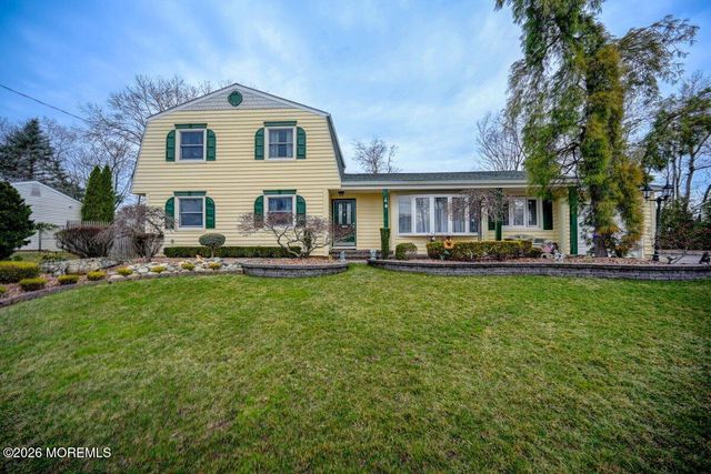 6 Meadowbrook Drive, Howell, NJ 07731