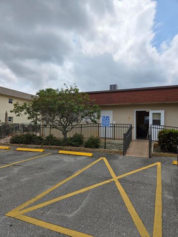 103 Oxford 400, West Palm Beach, FL 33417