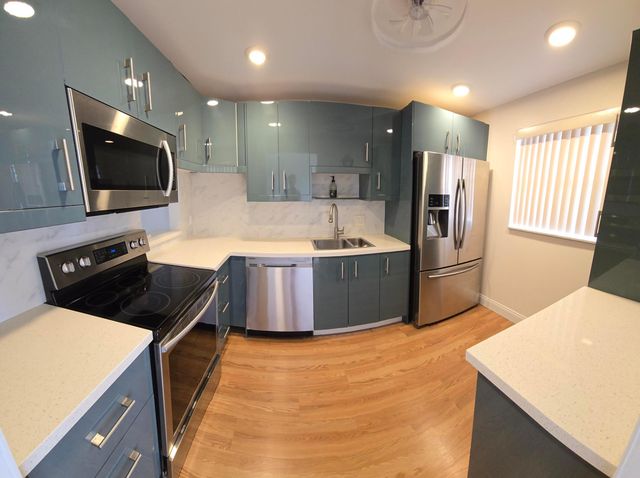 103 Oxford 400, West Palm Beach, FL 33417