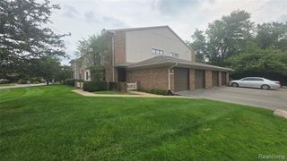 6688 Maple Lakes Drive, West Bloomfield, MI 48322
