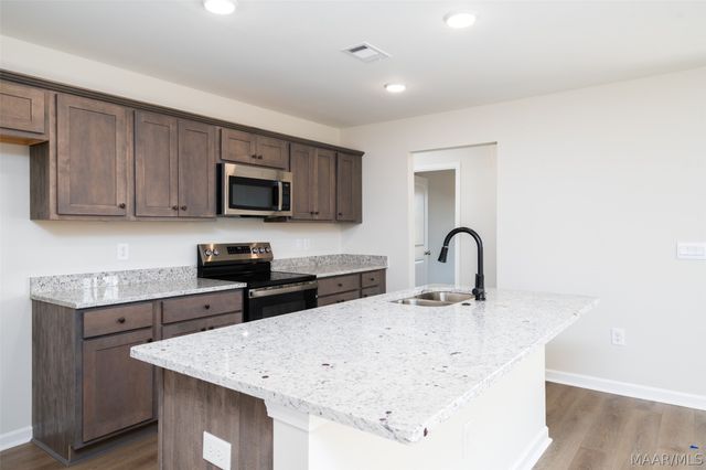 27 Coolidge Drive, Wetumpka, AL 36092