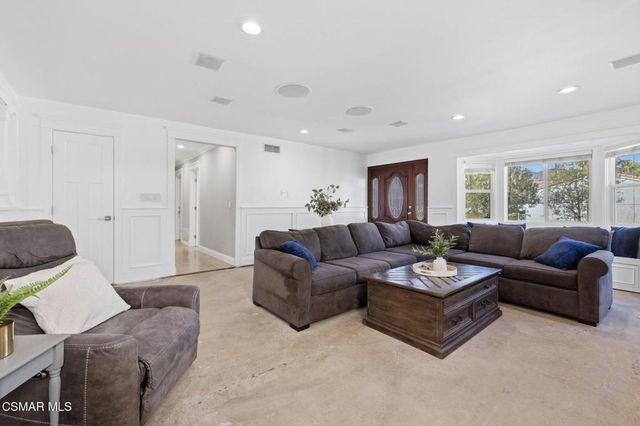 6240 Tamarind Street, Oak Park, CA 91377