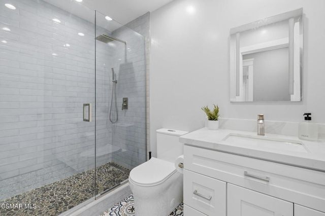 6240 Tamarind Street, Oak Park, CA 91377