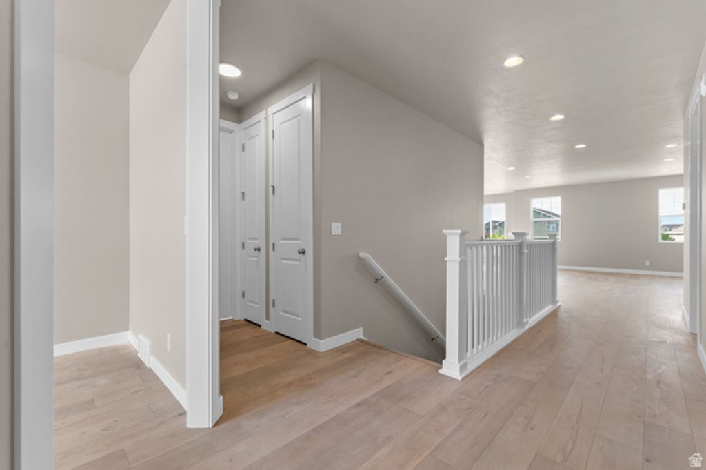 Image 5 of property listing at 590 W JUNEGRASS LN, Stansbury Park, UT 84074