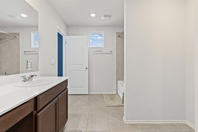 7116 Silver Star LN 75, Austin, TX 78744