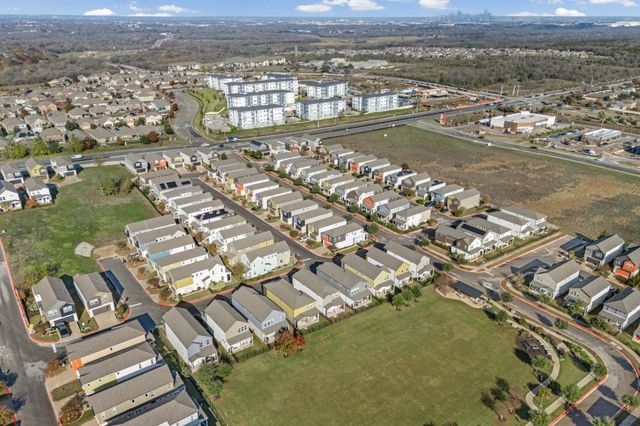 7116 Silver Star LN 75, Austin, TX 78744