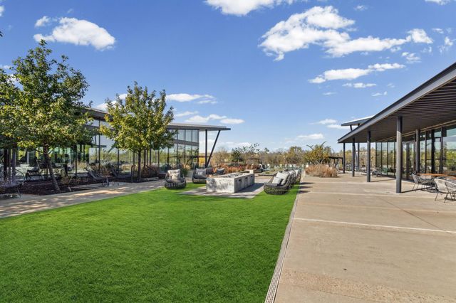 7116 Silver Star LN 75, Austin, TX 78744