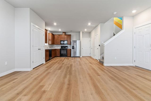 7116 Silver Star LN 75, Austin, TX 78744