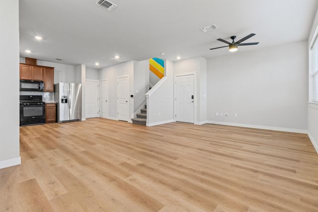 7116 Silver Star LN 75, Austin, TX 78744