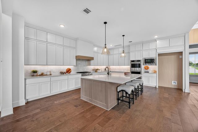 104 Bentwood Meadow Lane, Montgomery, TX 77356