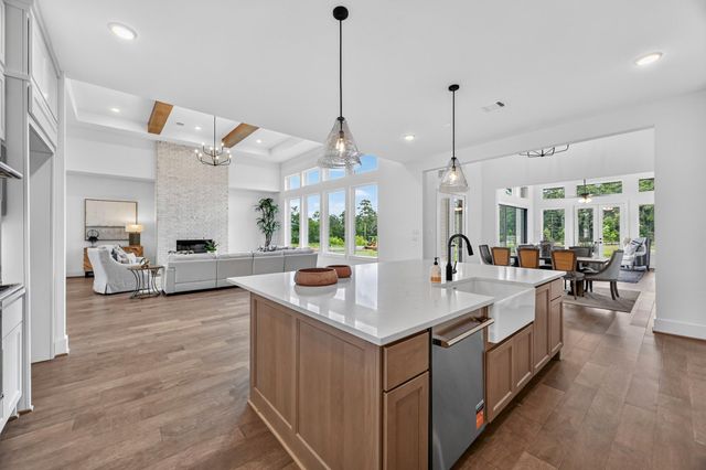 104 Bentwood Meadow Lane, Montgomery, TX 77356
