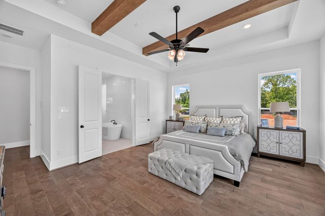 104 Bentwood Meadow Lane, Montgomery, TX 77356